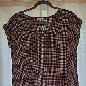 Express Gramercy Tee, Black Plaid, Size Medium